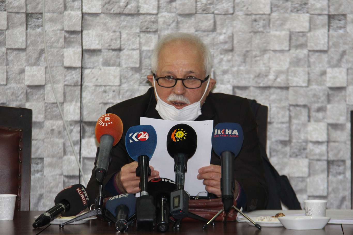 206 Kürt aydın ve yazardan PKK'ye çağrı: Bölgede işgalcisiniz Kürdistan'dan çıkın 206 Kürt aydın ve yazardan PKK'ye çağrı: Bölgede işgalcisiniz Kürdistan'dan çıkın